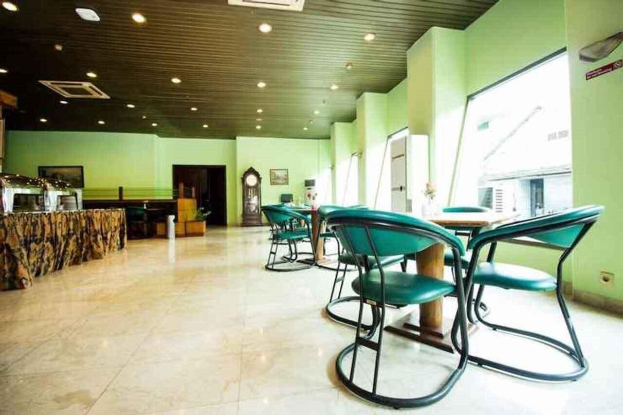 OYO Townhouse 2 Hotel Gunung Sahari Jakarta Exterior foto