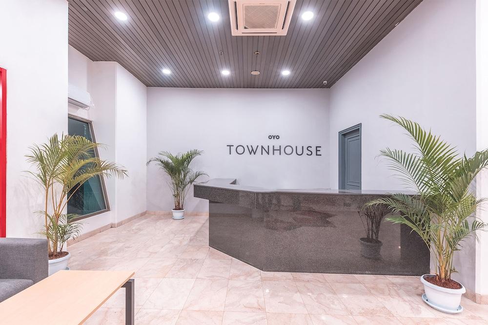 OYO Townhouse 2 Hotel Gunung Sahari Jakarta Exterior foto