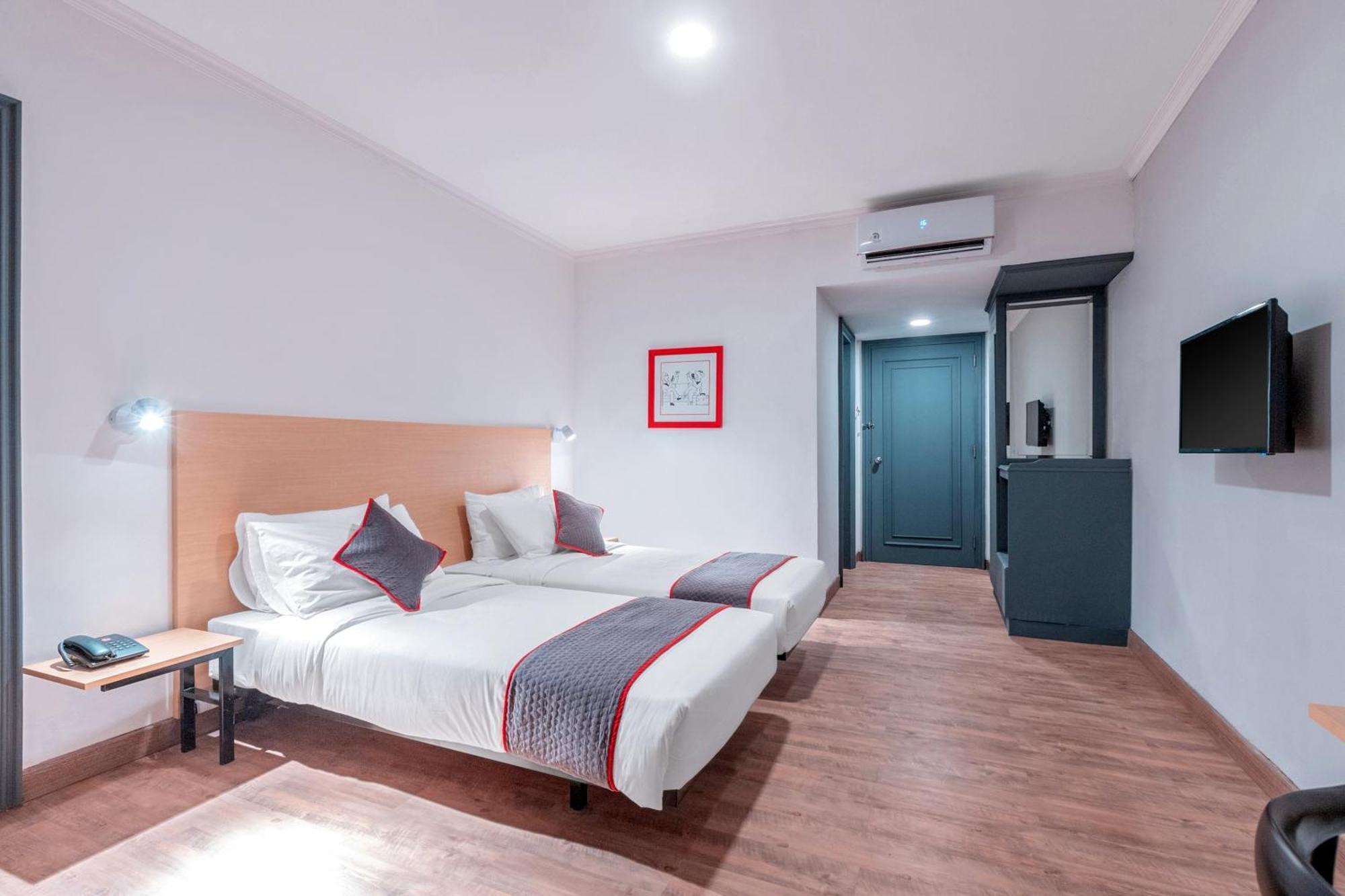 OYO Townhouse 2 Hotel Gunung Sahari Jakarta Exterior foto