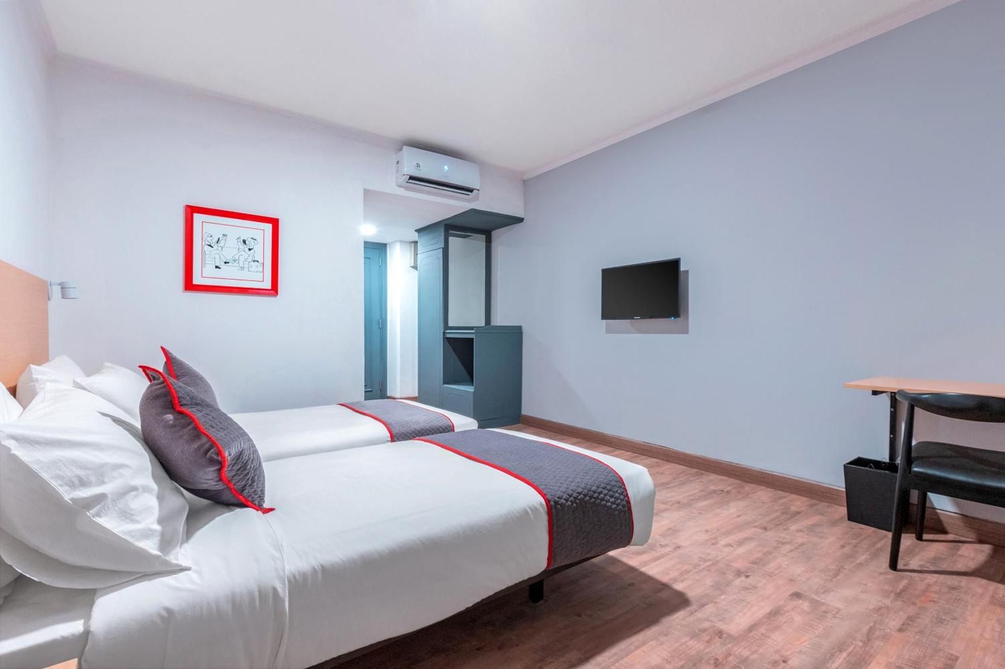 OYO Townhouse 2 Hotel Gunung Sahari Jakarta Exterior foto