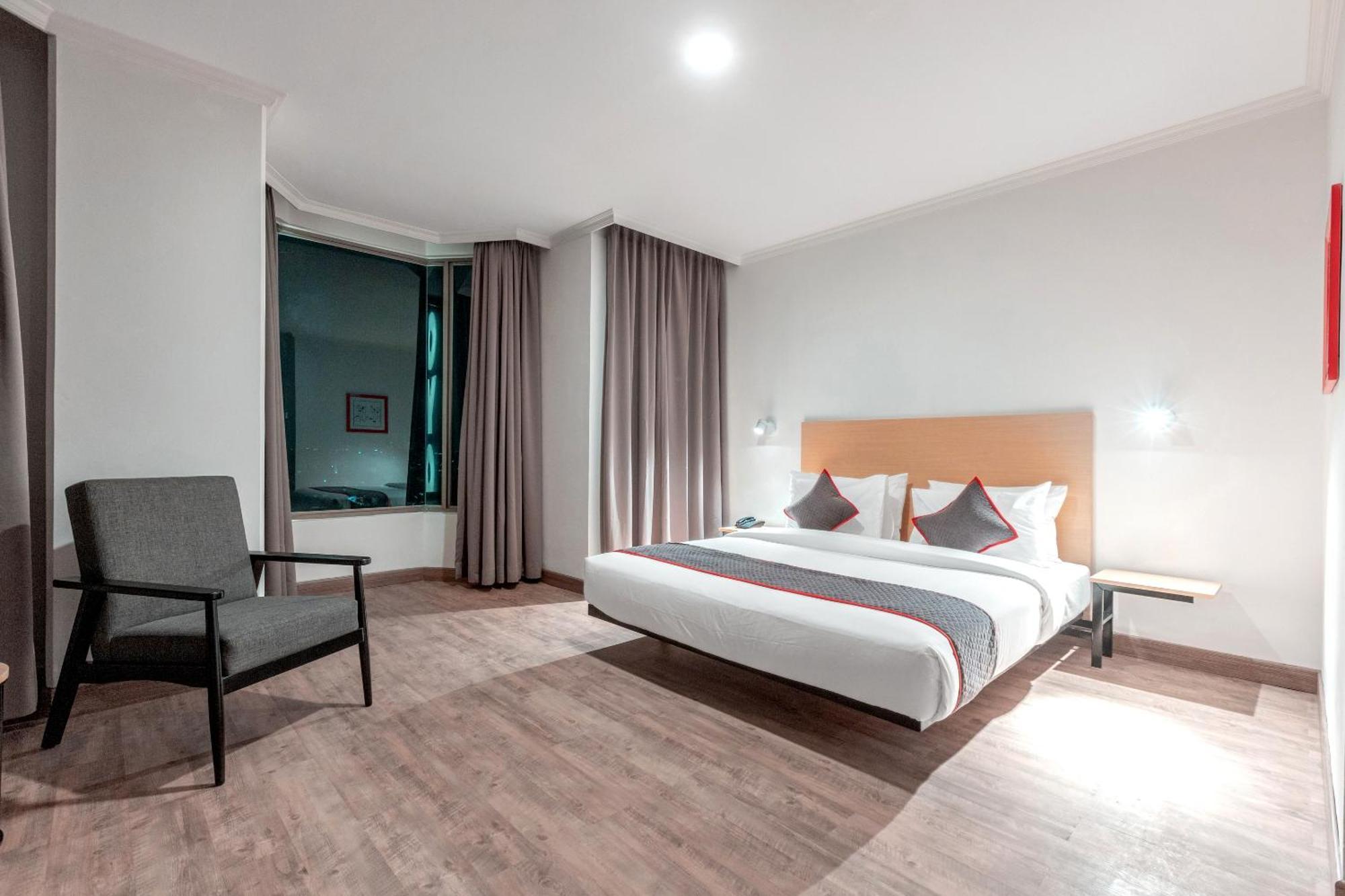 OYO Townhouse 2 Hotel Gunung Sahari Jakarta Exterior foto