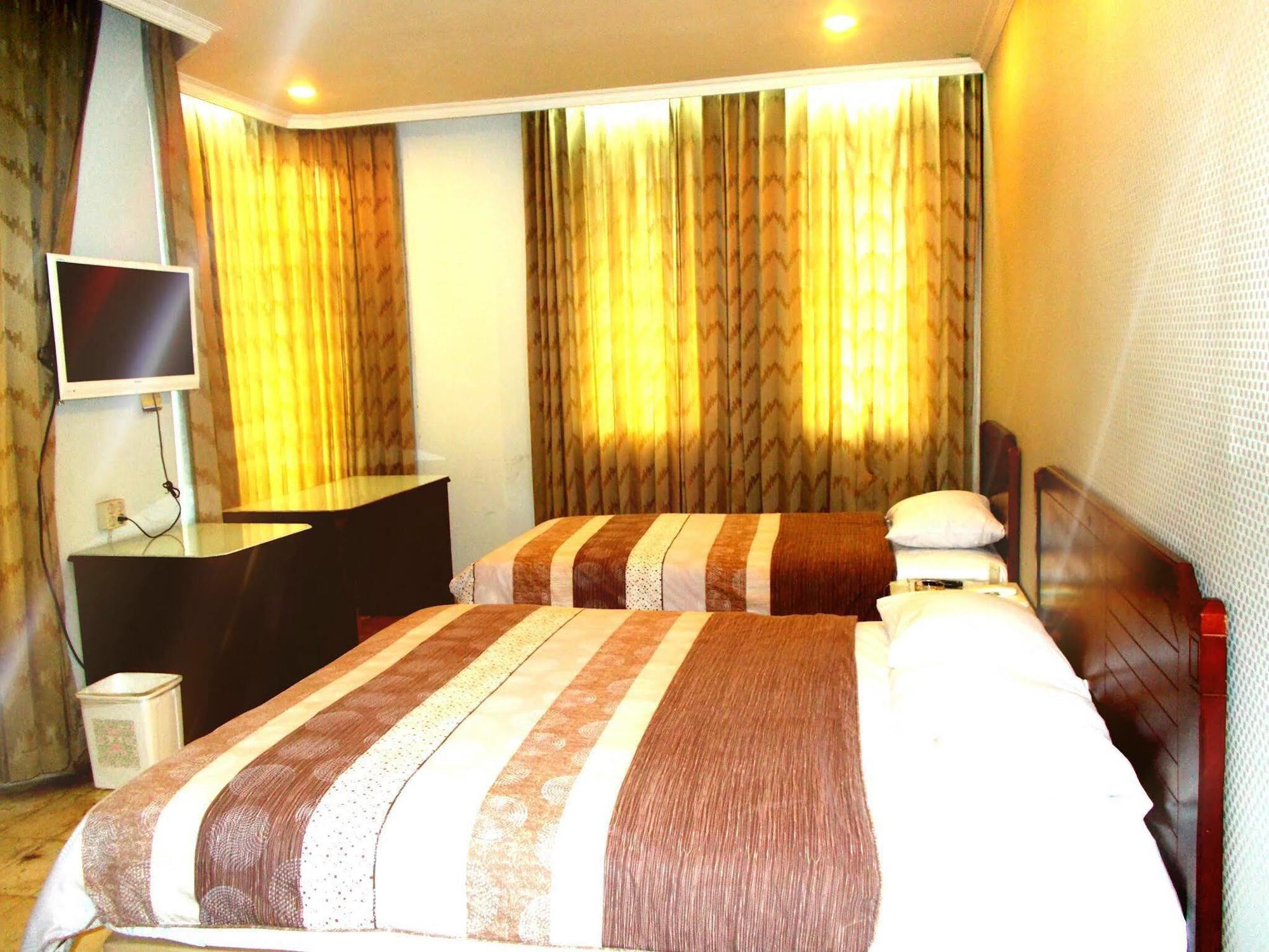 OYO Townhouse 2 Hotel Gunung Sahari Jakarta Exterior foto