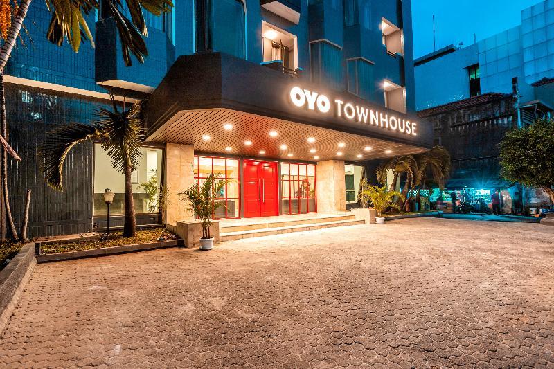 OYO Townhouse 2 Hotel Gunung Sahari Jakarta Exterior foto